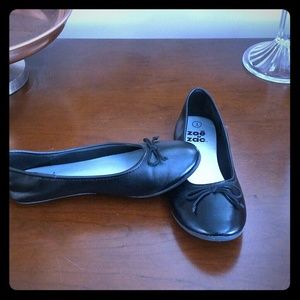 4 for $20 BUNDLE. Black flats- Bow Tie front.